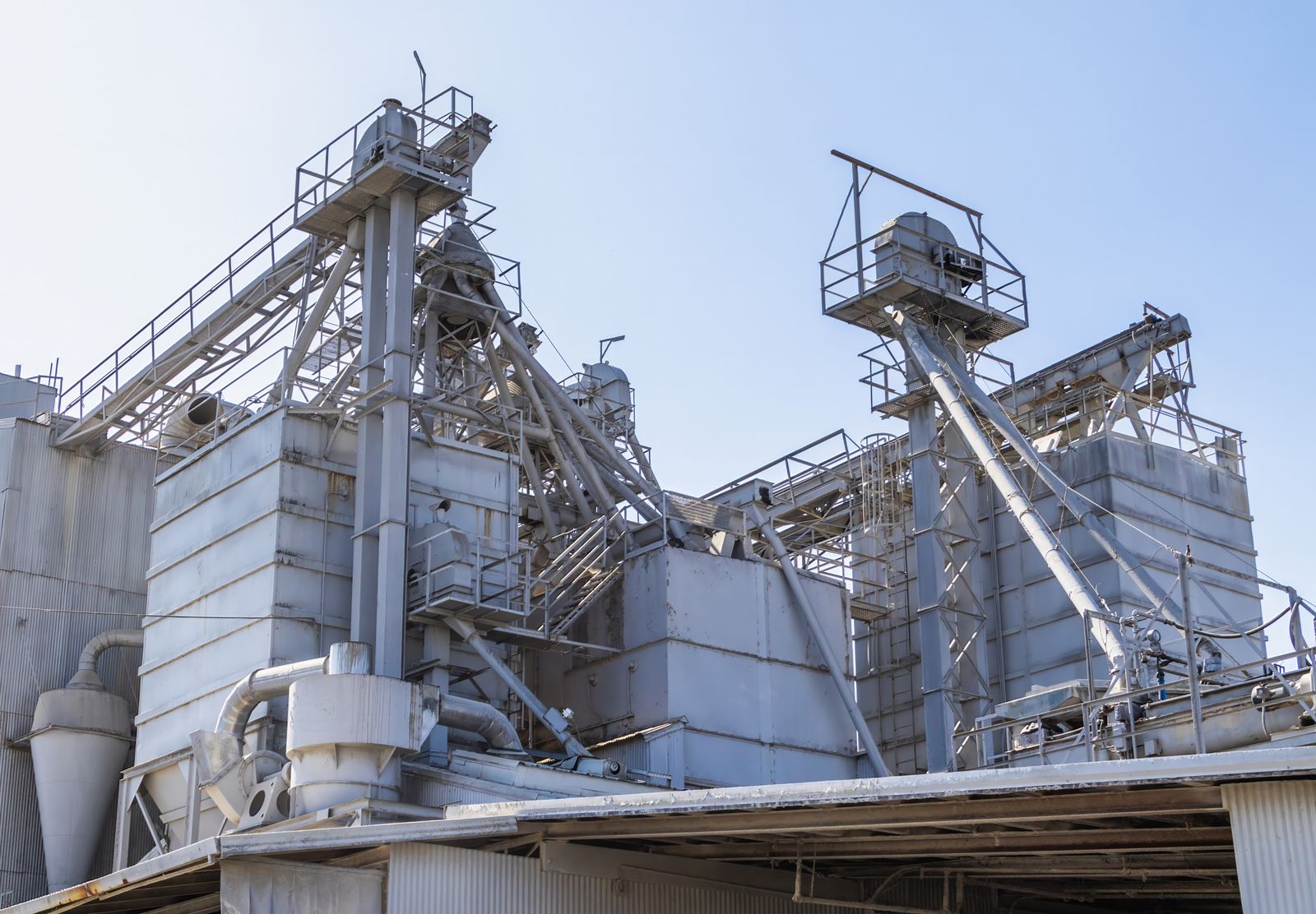 Estrutura industrial de uma planta de beneficiamento